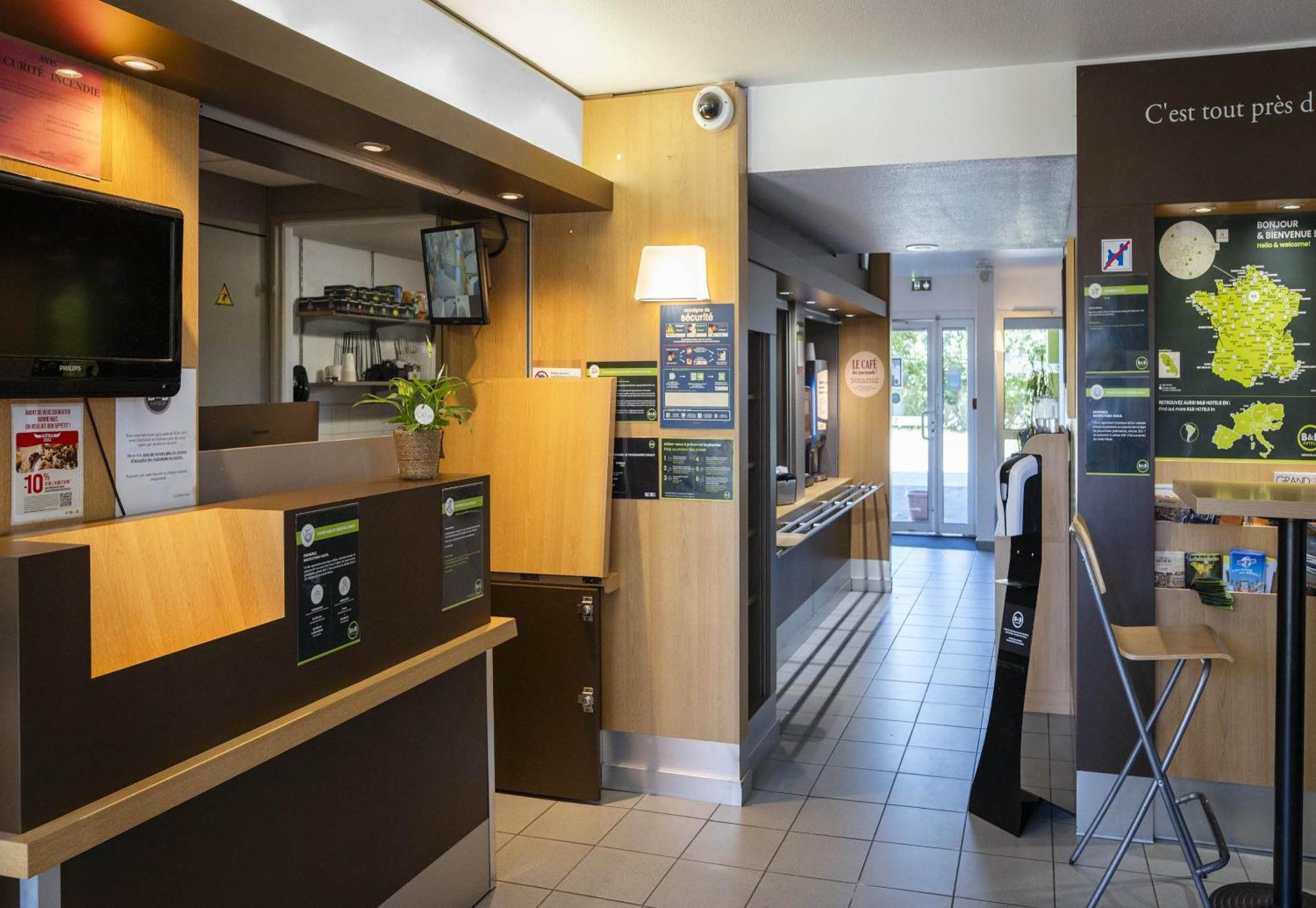 B&B Hotel Avignon 1 2*